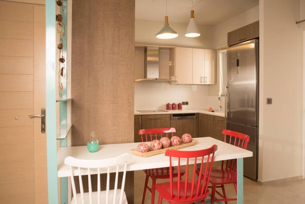 Deluxe Apartment In The Center 칼라마타 외부 사진
