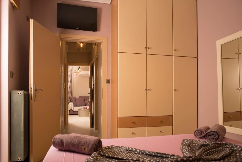 Deluxe Apartment In The Center 칼라마타 외부 사진