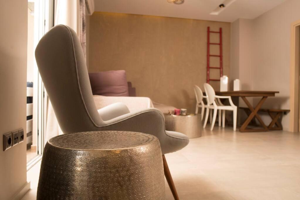 Deluxe Apartment In The Center 칼라마타 외부 사진